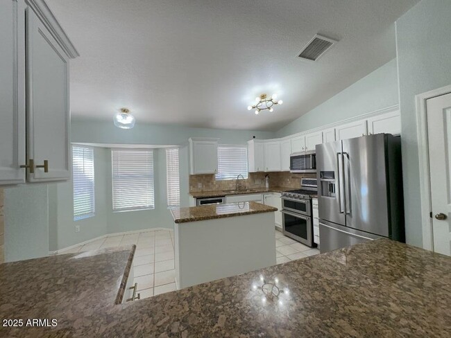Building Photo - 3876 Camino del Vara