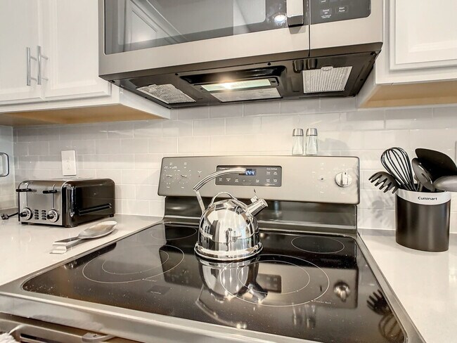 Building Photo - 8883 Cabot Cliffs Dr