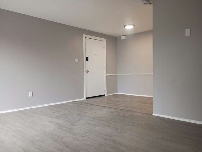 Building Photo - 13430 Euclid Ave