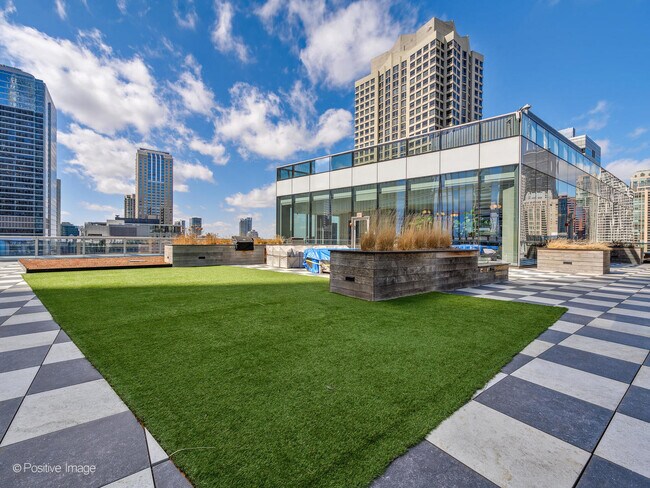 Building Photo - 403 N Wabash Ave