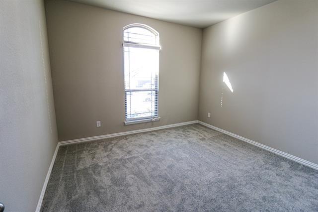 Building Photo - 504 Lakeway Ln