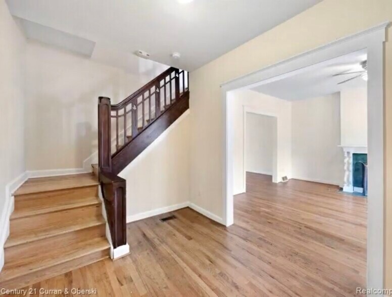 Beautiful Stairway. Turn of the Century Woodwork! - 455 E Ferry St