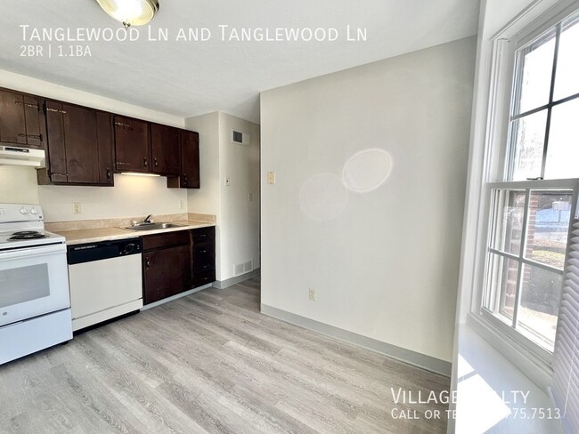 Building Photo - 442 Tanglewood Ln