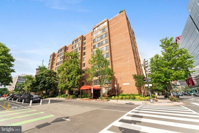 Primary Photo - 1301 20th St NW
