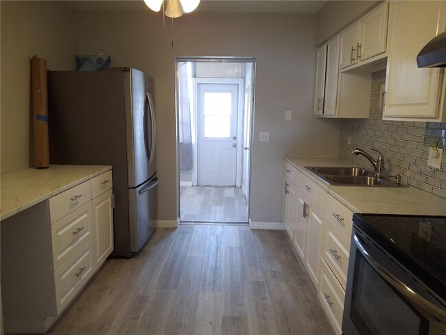 Building Photo - 955 51st St N