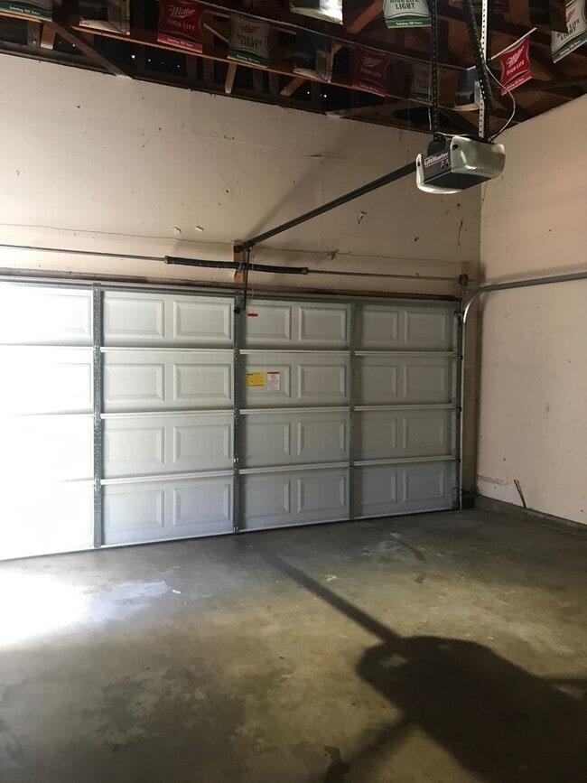Building Photo - Sutter Creek Duplex