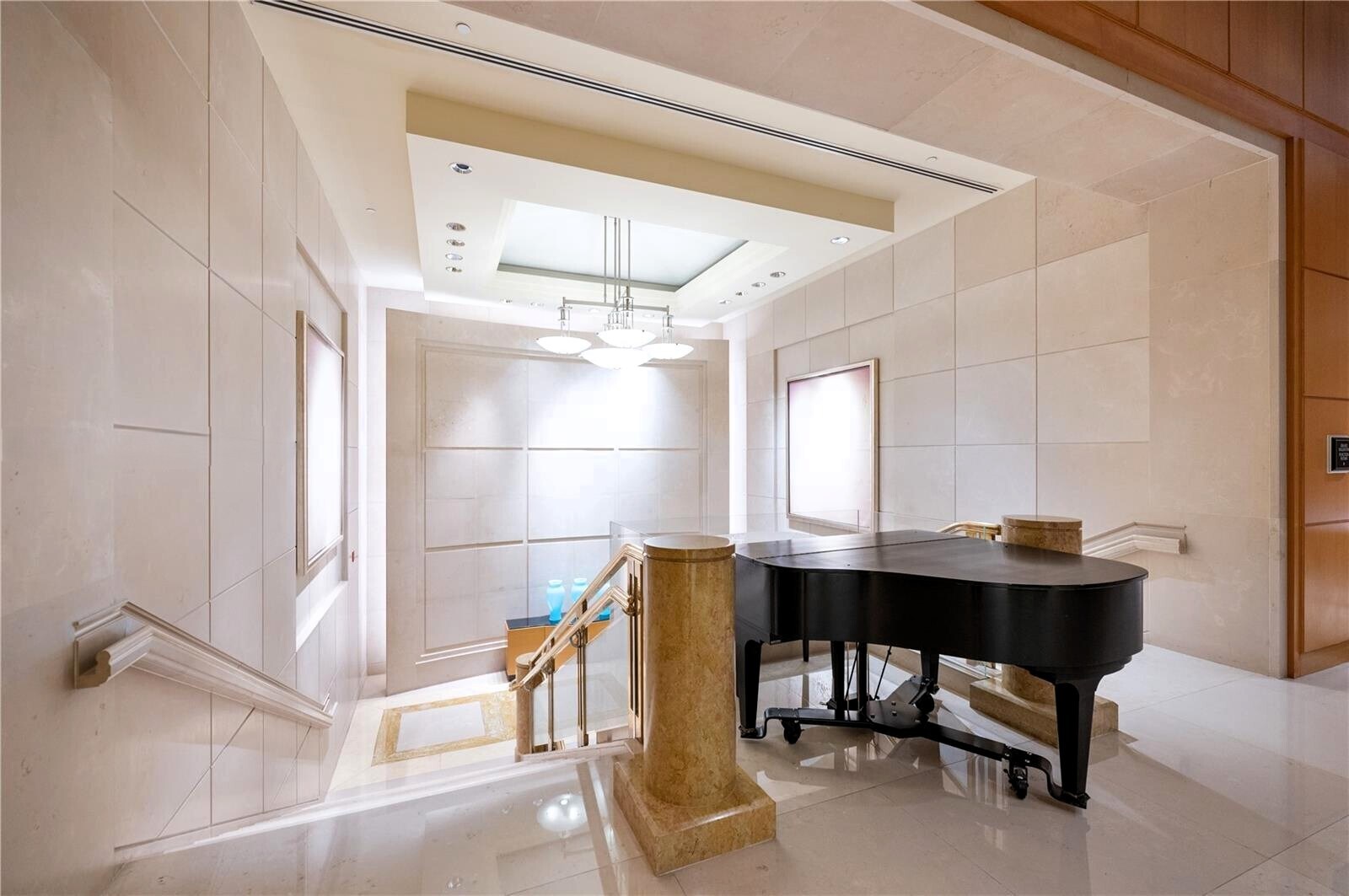 Building Photo - 1435 Brickell Ave