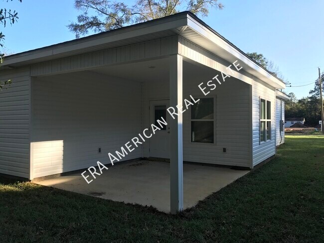 Building Photo - 714 Robinson Ave E