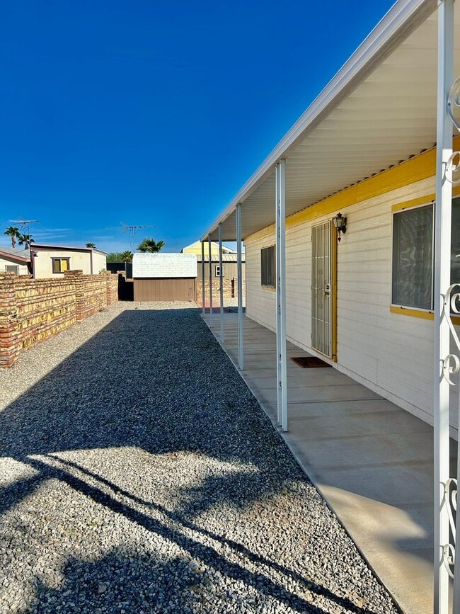 Building Photo - Charming 2-Bedroom 2-Bathroom Furnished Ma...