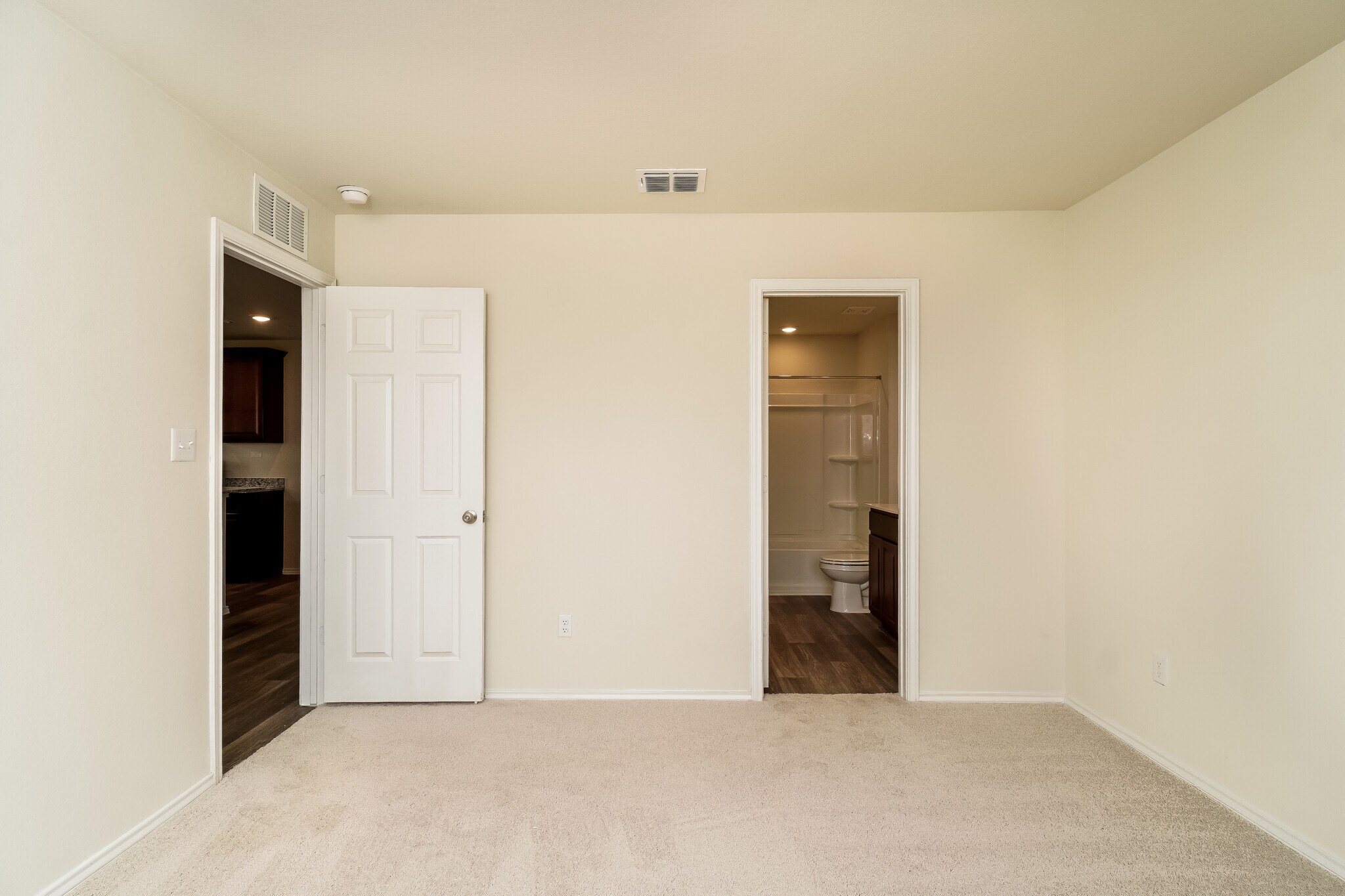 Building Photo - 819 Retama Pass