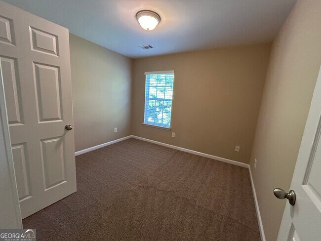 Building Photo - 2455 Mayfair Dr