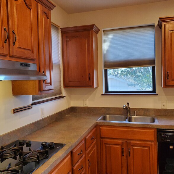 Building Photo - 3047 Feltz Ave