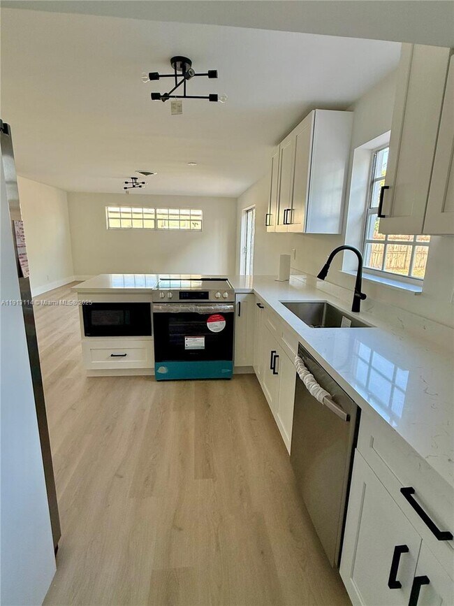 Primary Photo - 6570 NW 6th Ct