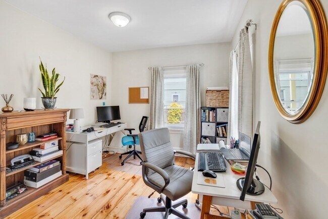 Building Photo - 52 Waterhouse St