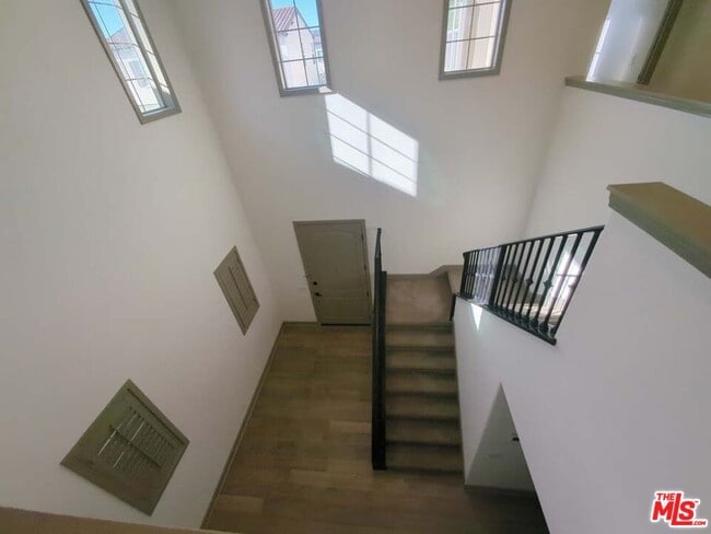 Building Photo - 16243 Cameo Ct