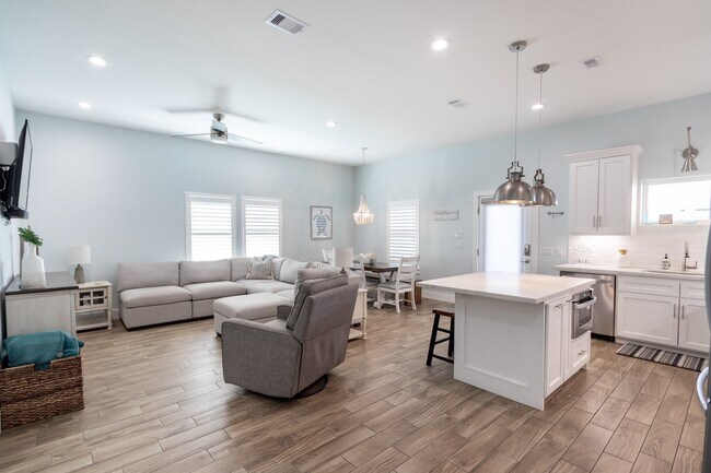 Building Photo - 16511 John Davis Rd