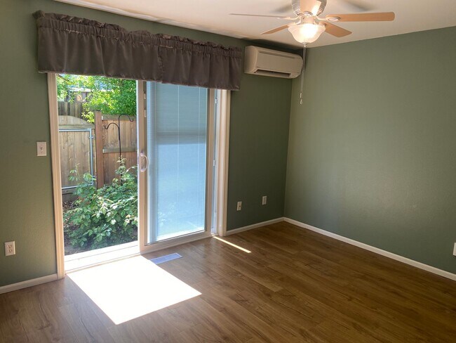 Building Photo - Spacious 3-Bedroom, 2.5-Bath Townhouse Nea...
