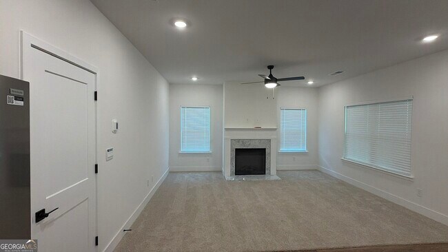 Building Photo - 213 Laney Dr