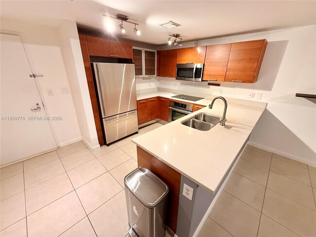 Building Photo - 3250 NE 1st Ave