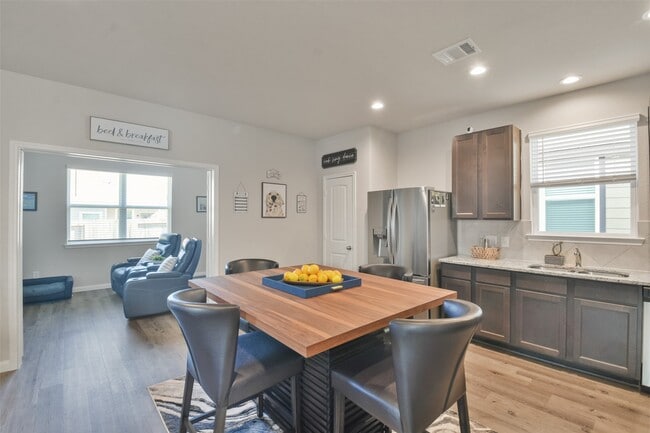 Building Photo - 14012 Paddlefish Dr