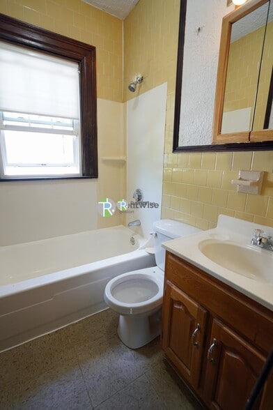 Building Photo - 266 Chestnut Hill Ave