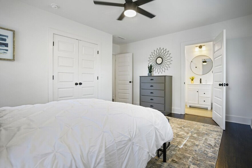 Building Photo - 2234 Edgemore Dr SE