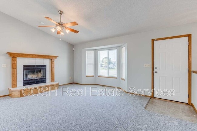 Building Photo - 1420 N Aksarben St