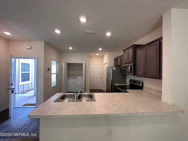 Building Photo - 316 Pistachio Pl