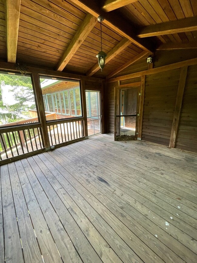 Building Photo - 504 Stuart Williams Rd