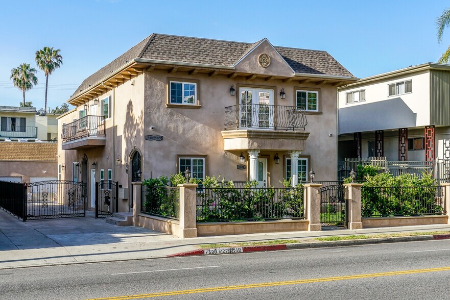 Building Photo - 7522 Fountain Ave