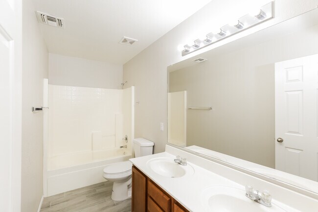 Building Photo - 11219 W Garfield St