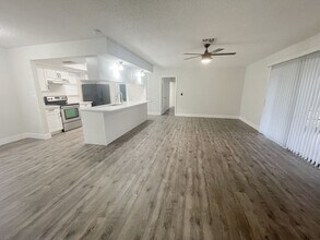 Building Photo - 12834 Lake Tree Ln