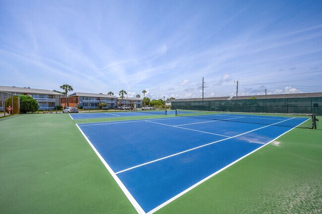 Building Photo - 4000 Gulf Terrace Dr