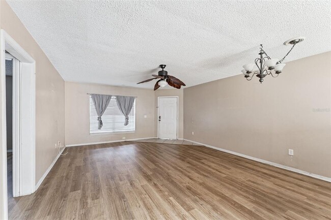 Building Photo - 3651 N Goldenrod Rd