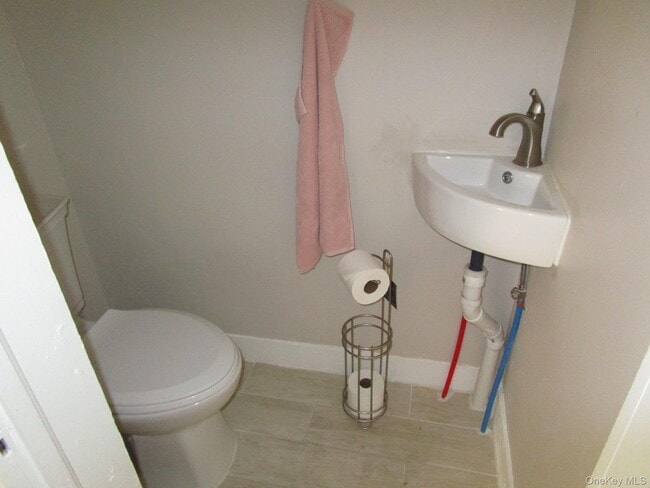 Building Photo - 114 NY-284