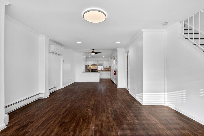 Building Photo - 104 McAdoo Ave