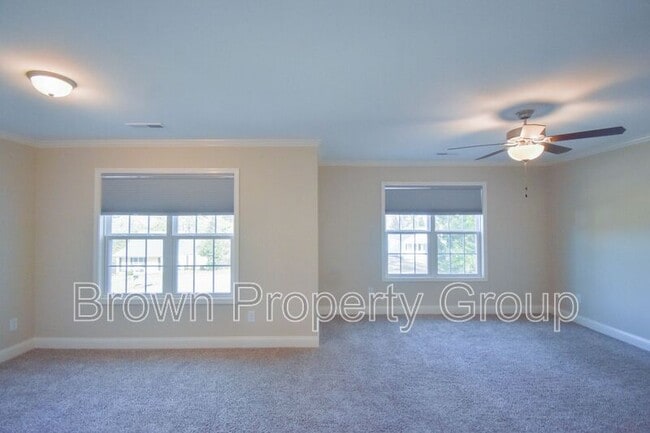 Building Photo - 915 Carolina Ave