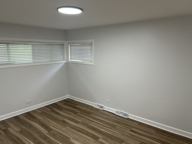 Building Photo - 105 N Phelps Ave