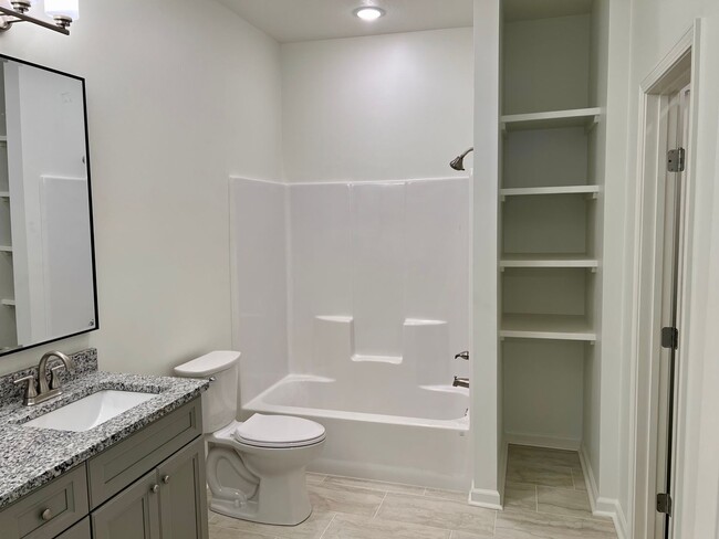 Building Photo - FOR RENT - 2 Bedroom, 2 Bath West End Char...