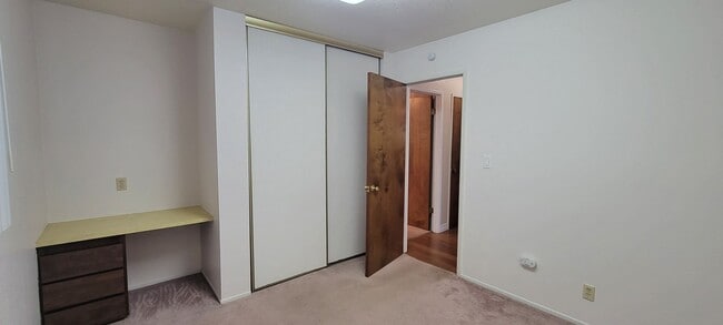 Building Photo - Charming 3 Bedroom, 2 Bath Home with Mountain Views