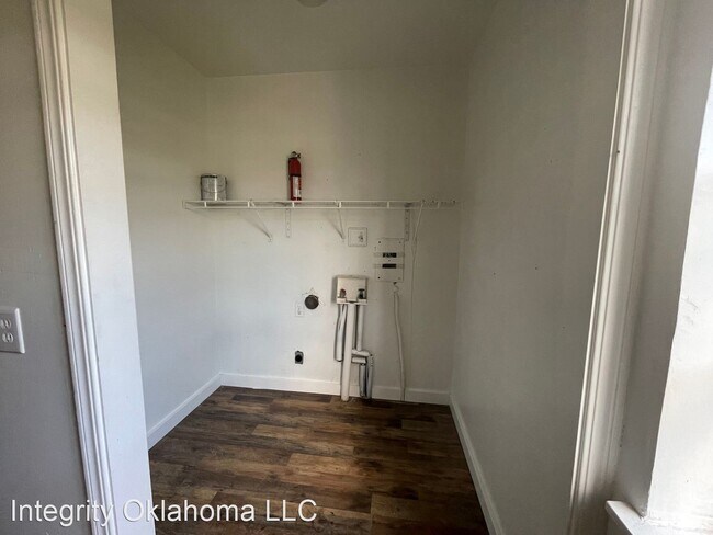 Building Photo - 2 br, 1 bath House - 3029 W. Eubanks