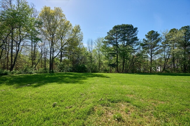 Building Photo - For Rent: 4+BR, 3BA