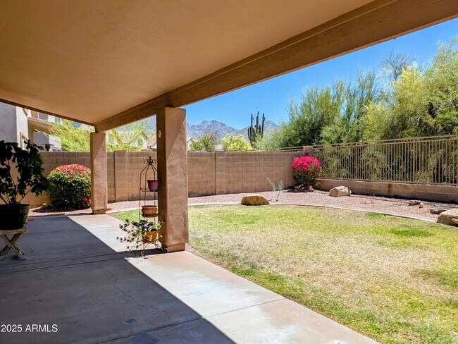 Building Photo - 10399 E Hillery Dr