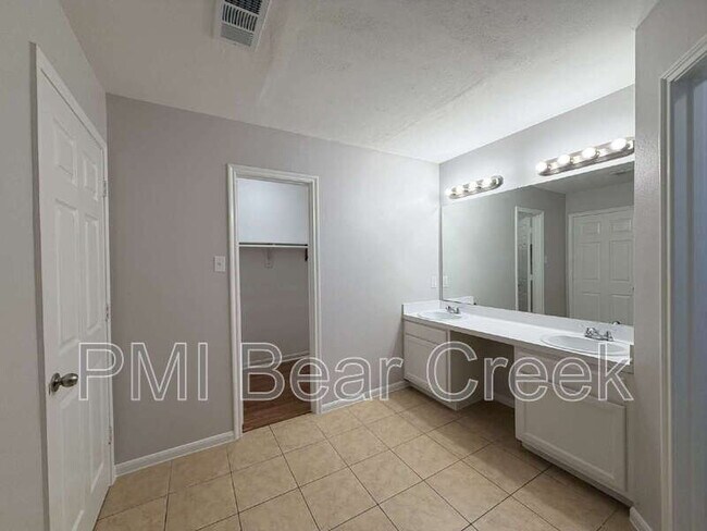 Building Photo - 6407 Waldron Dr