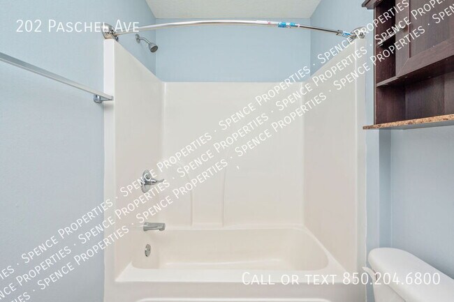 Building Photo - 202 Paschel Ave