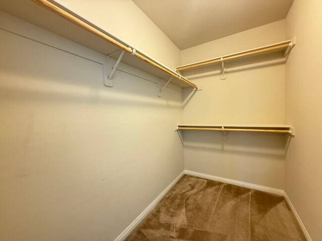 Building Photo - 8974 Don Valley Ave