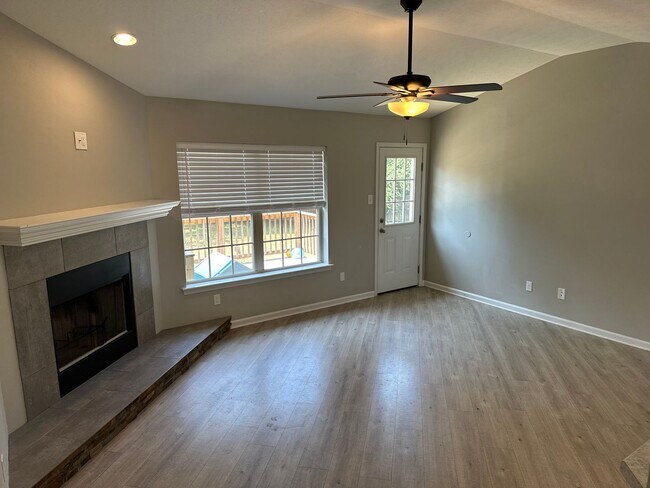 Building Photo - 3-Bedroom, 2-Bathroom Split floor plan Home for Rent in Austin, AR – Available April 2026