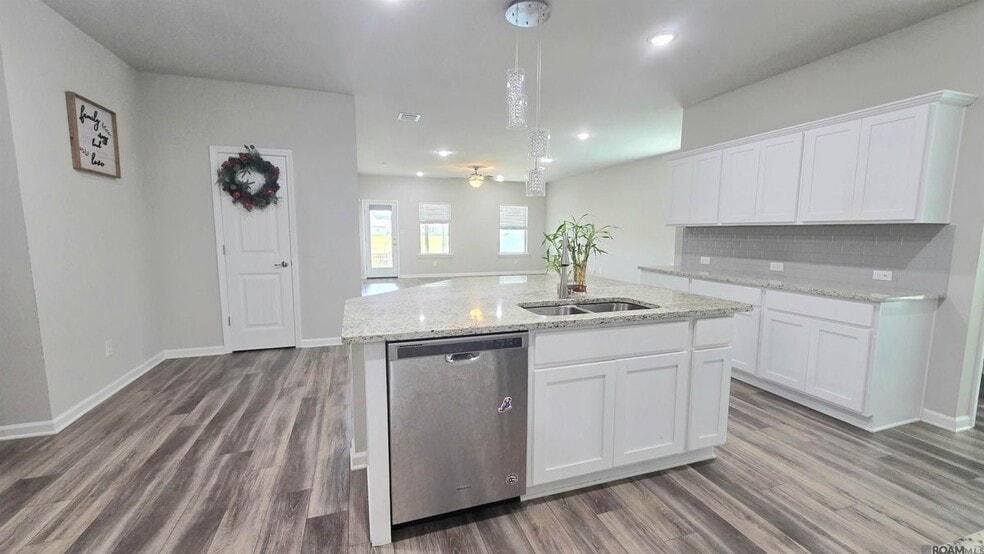 Building Photo - 13931 Malbec Ave