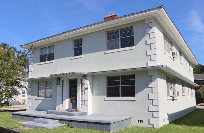 Building Photo - Charming 1/1 in Historic San Marco!