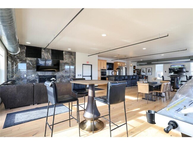 Building Photo - 28 7th St NE